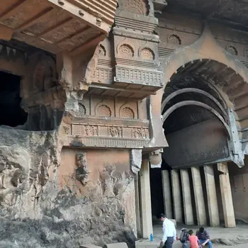 Kondana-caves-01